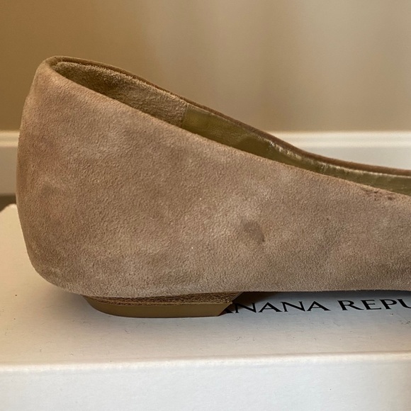 New Jewel/Bead Embellished Ballet Flats in Taupe Suede, 8.5, Banana Republic. - Picture 10 of 16